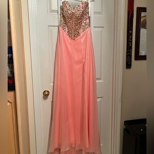 MacDuggal size 6 new never worn